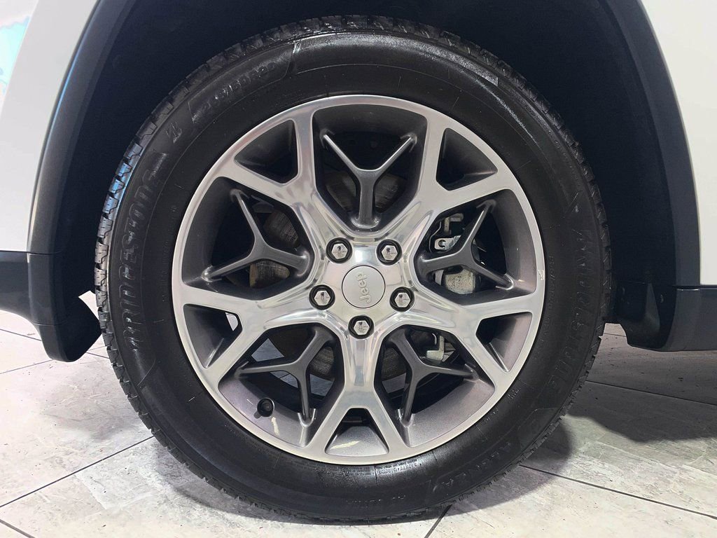 Used 2022 Jeep Grand Cherokee Limited image 10