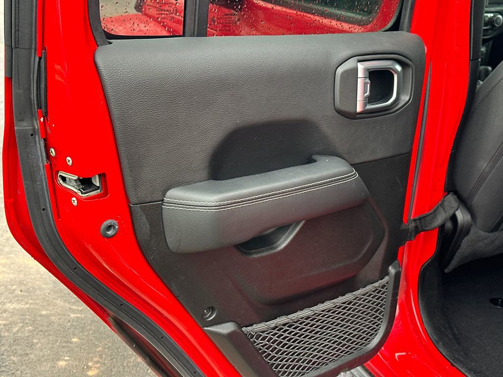 Used 2022 Jeep Wrangler Unlimited Sahara image 21