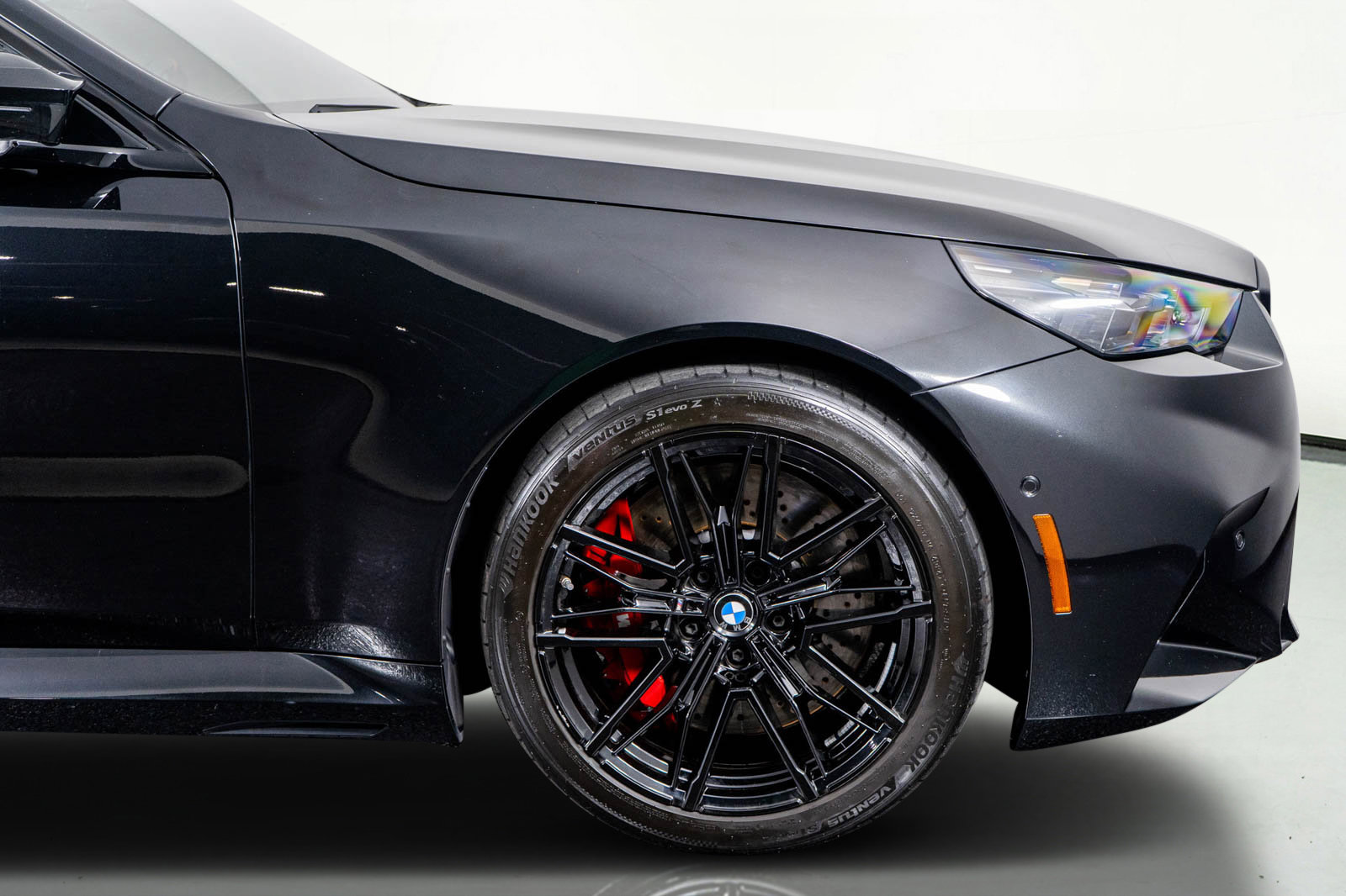 Used 2025 BMW M5 w/ Executive Package image 6