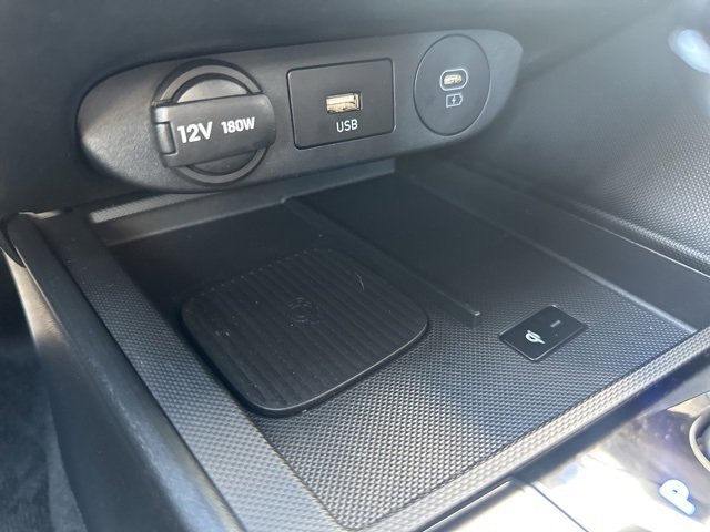 Certified 2025 Hyundai Elantra Sport image 27