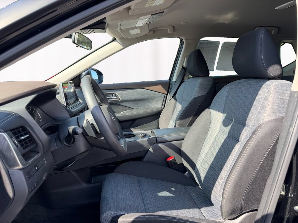 Used 2023 Nissan Rogue SV AWD/4WD image 7