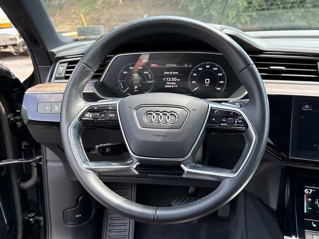 Used 2022 Audi e-tron Premium AWD/4WD image 19