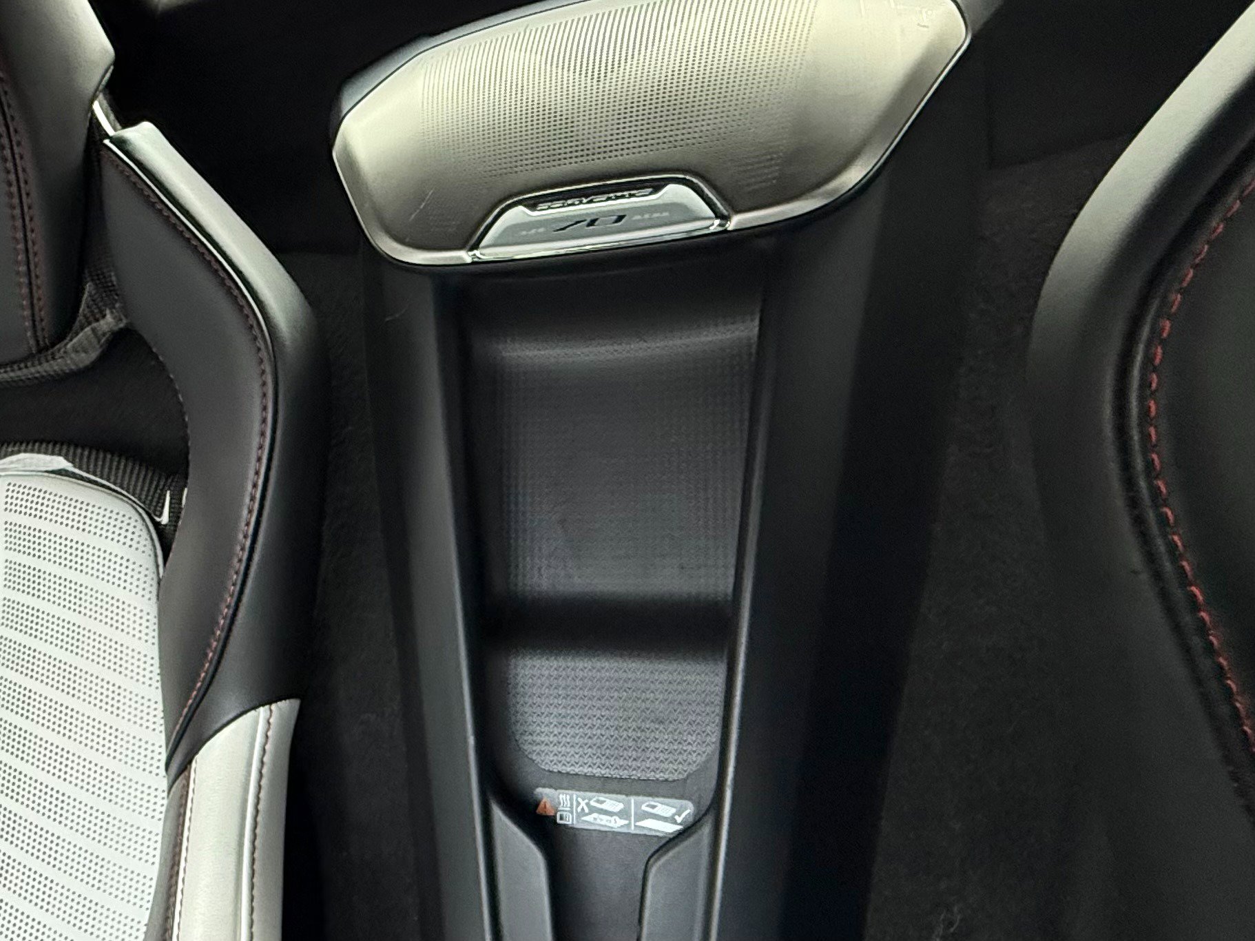 Used 2023 Chevrolet Corvette Stingray Premium Conv w/ Z51 Performance Package image 31