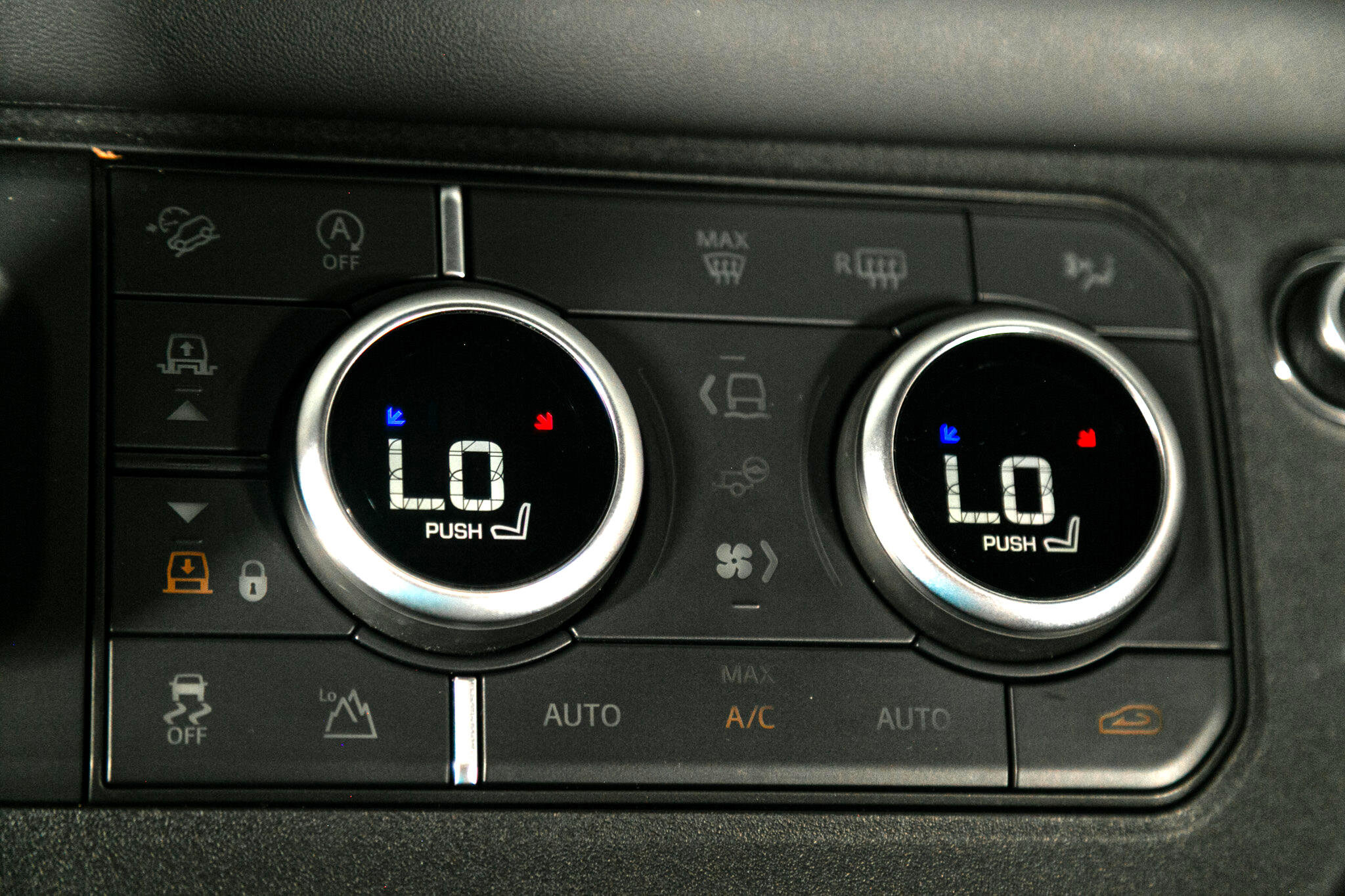 Used 2020 Land Rover Defender 110 X image 37