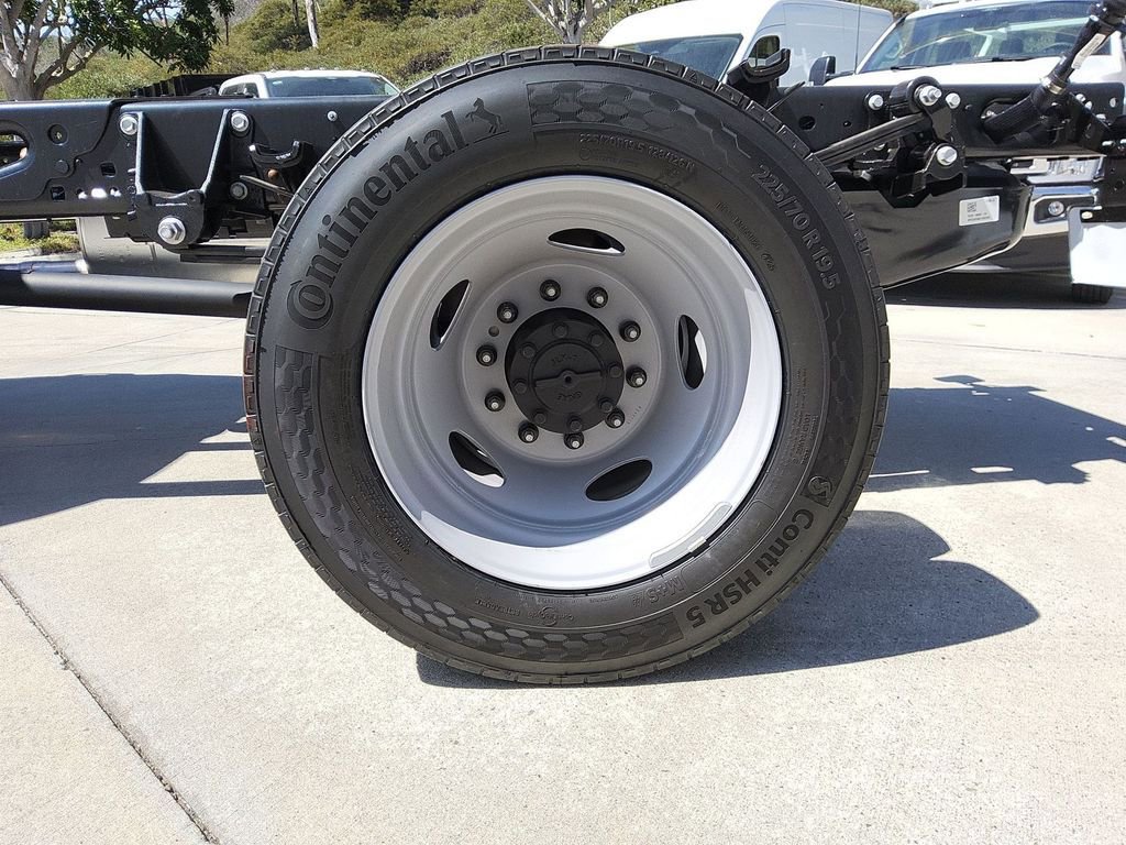 New 2026 Ford F550 2WD Crew Cab image 13