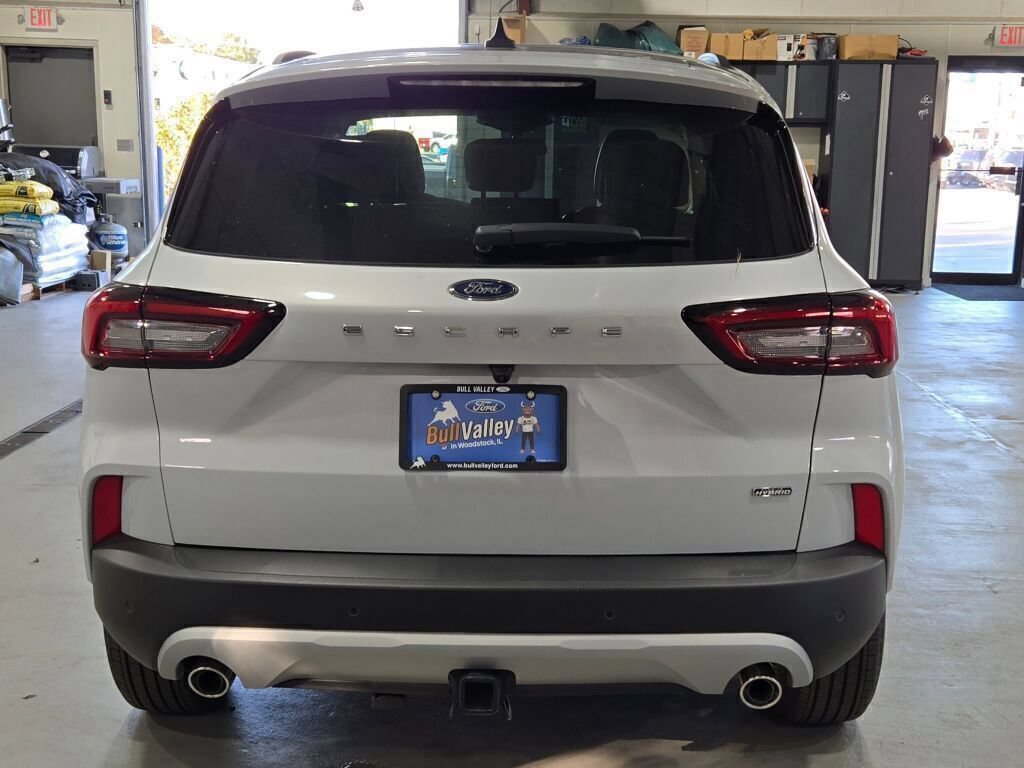 New 2025 Ford Escape SE w/ Class II Trailer Tow Package FWD image 16
