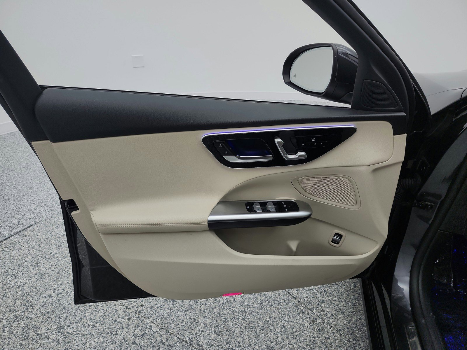 Used 2023 Mercedes-Benz C 300 Sedan image 29