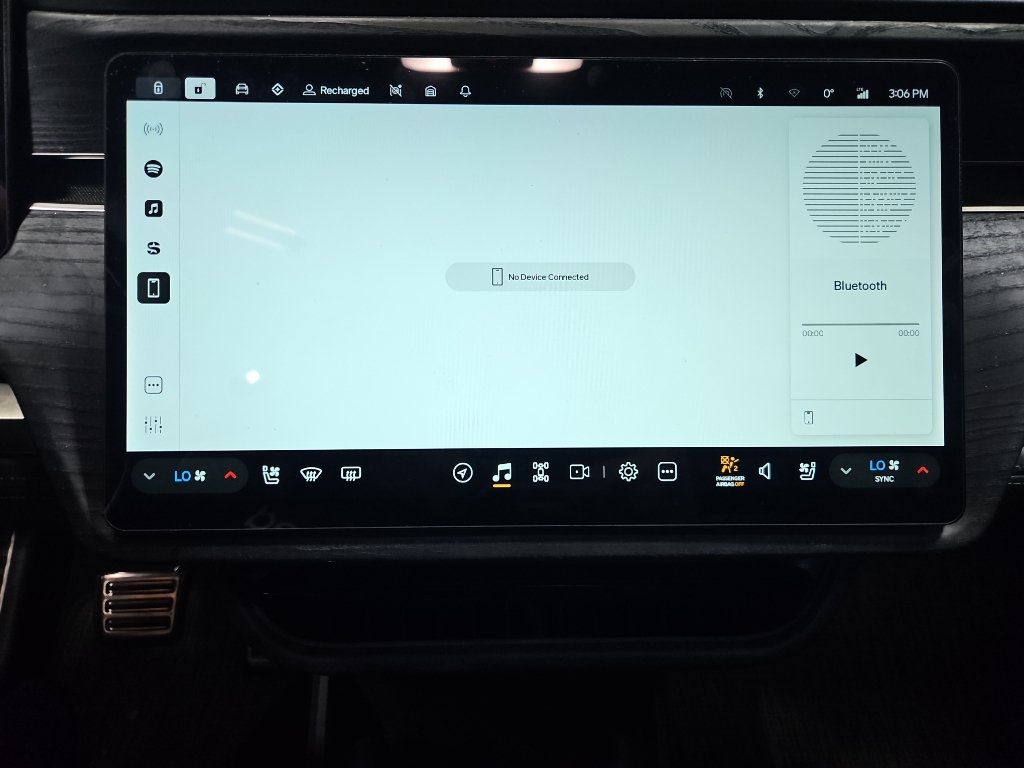 Used 2023 Rivian R1S Adventure AWD/4WD image 13