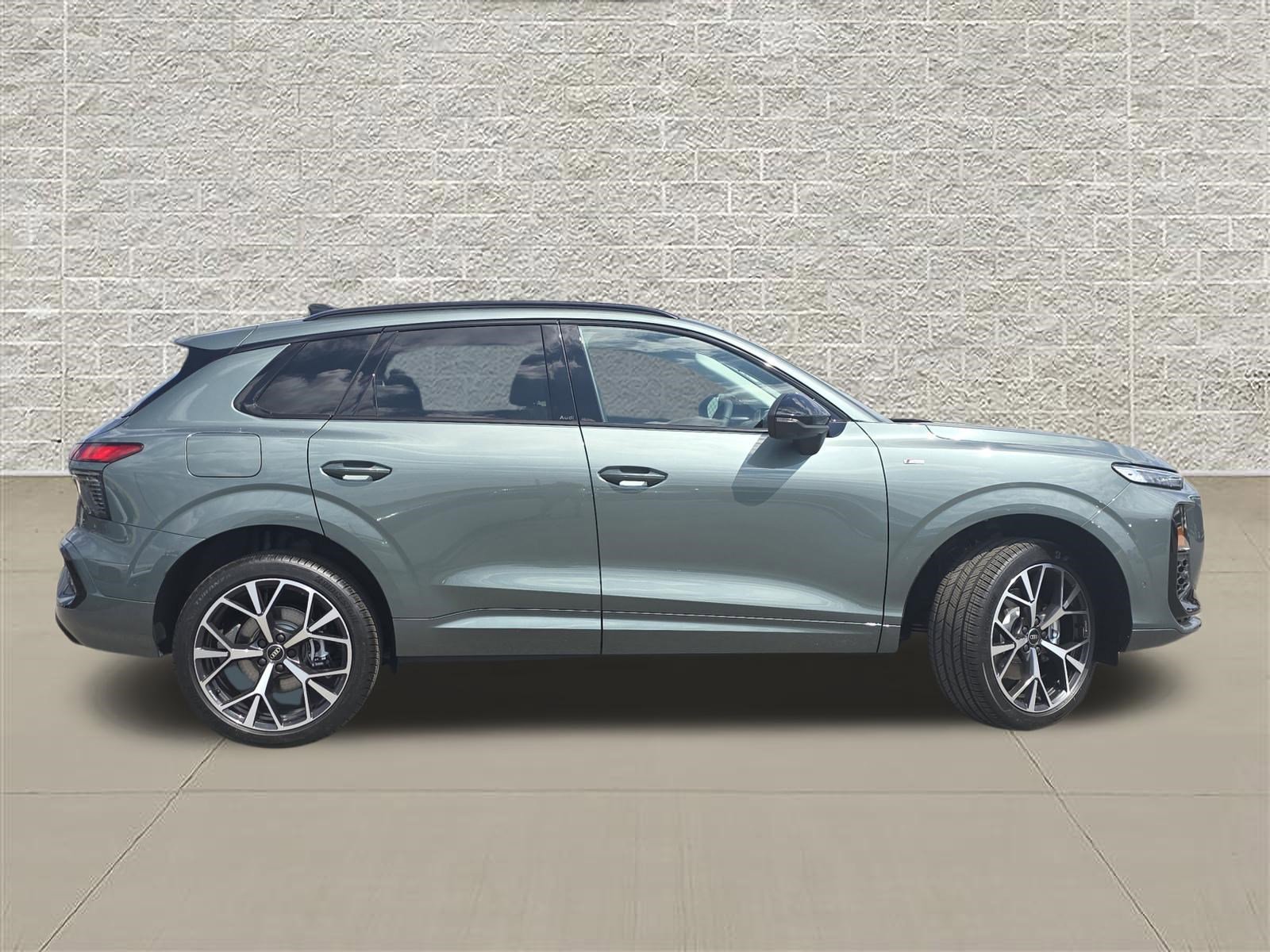 New 2026 Audi Q3 quattro 2.0T AWD/4WD image 8