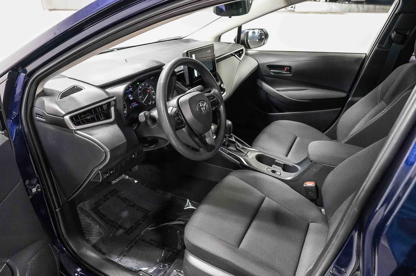 Certified 2025 Toyota Corolla LE FWD image 18
