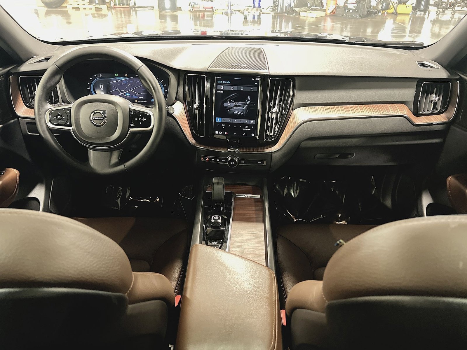 Certified 2023 Volvo XC60 B5 Plus w/ Climate Package image 23