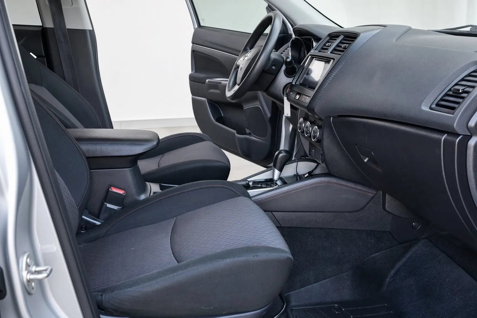Used 2019 Mitsubishi Outlander Sport ES AWD/4WD image 8