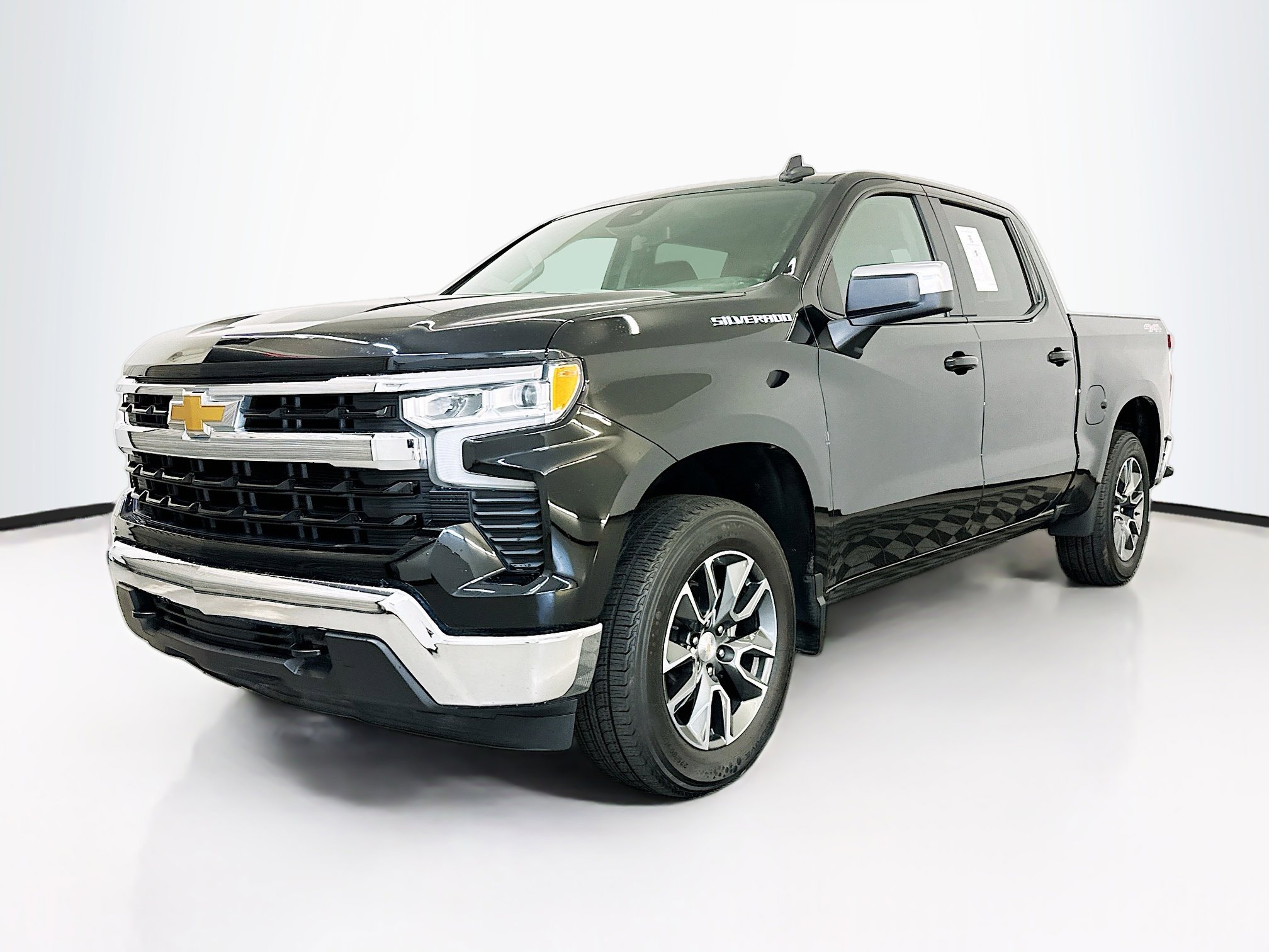 Used 2023 Chevrolet Silverado 1500 LT image 3