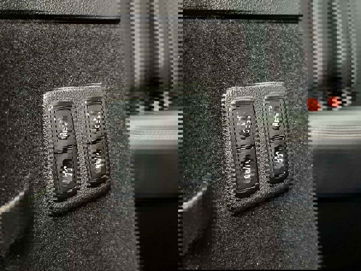 Used 2012 Mercedes-Benz GL 450 4MATIC image 25