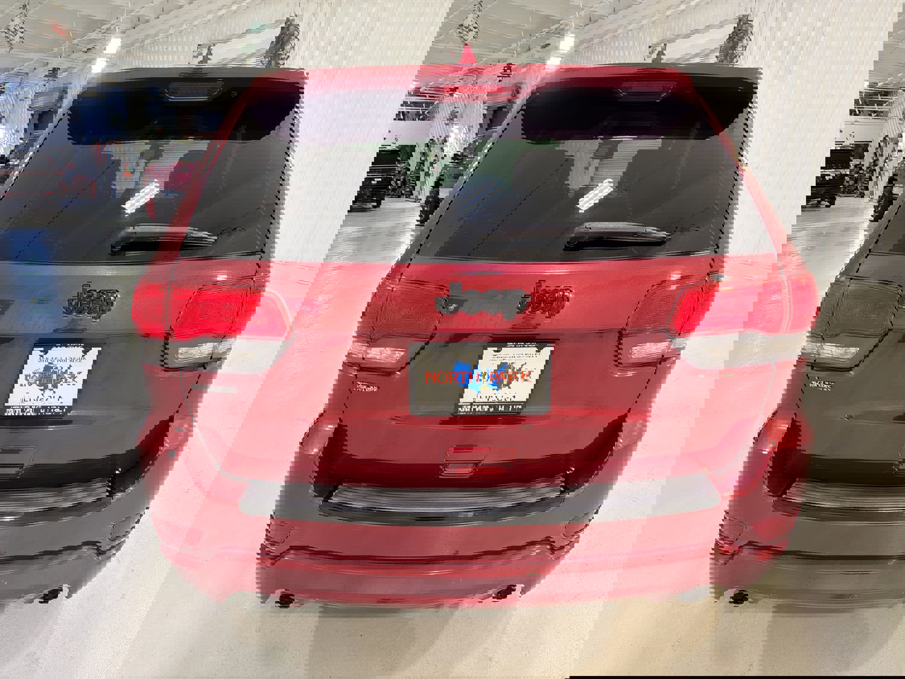 Used 2015 Jeep Grand Cherokee Altitude image 25