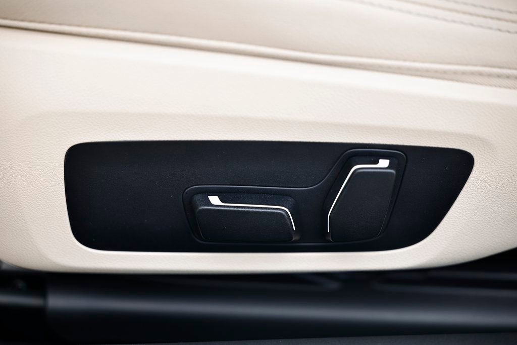 Used 2025 BMW 230i Coupe image 24