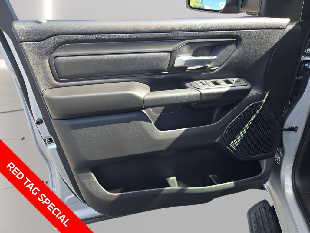New 2026 RAM 1500 Express AWD/4WD image 23