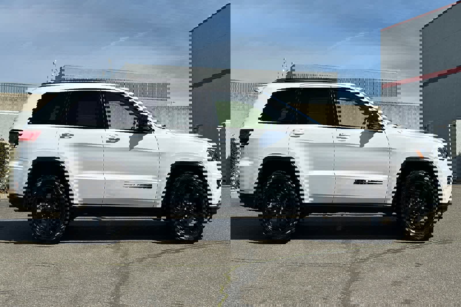 Used 2019 Jeep Grand Cherokee Laredo image 6