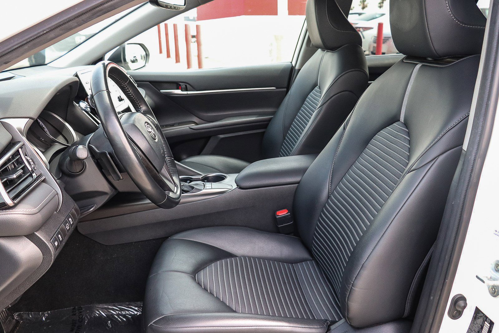 Certified 2023 Toyota Camry SE w/ Convenience Package image 17