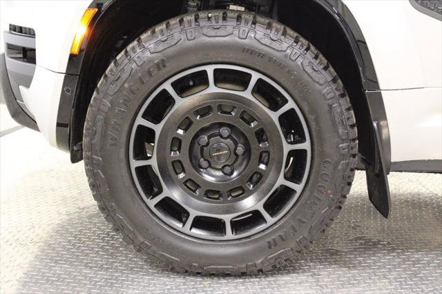 New 2026 Land Rover Defender 110 image 18