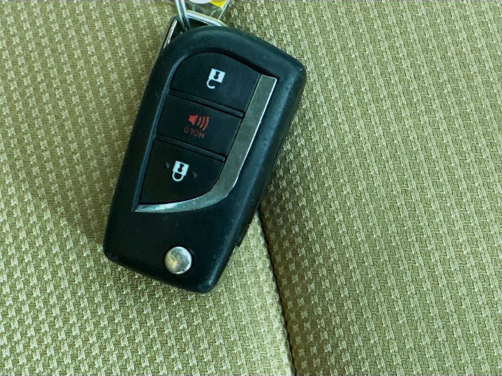 Used 2022 Toyota RAV4 LE image 35