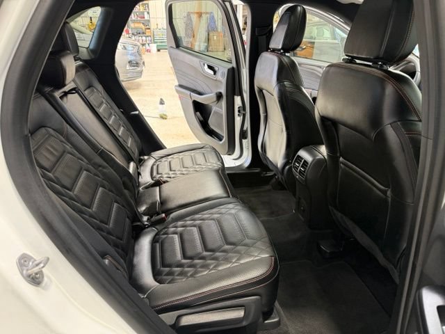 Used 2024 Ford Escape ST-Line Elite w/ Premium Technology Package AWD/4WD image 17