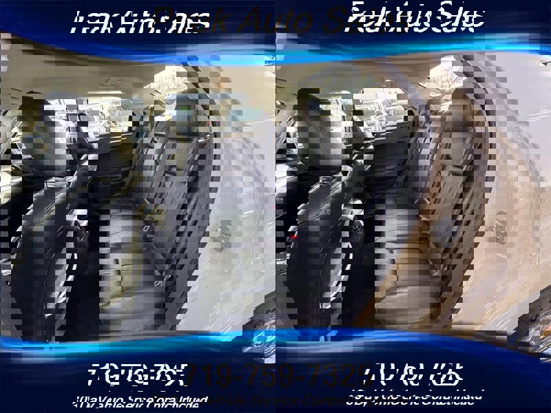 Used 2010 Chrysler 300 Touring image 24