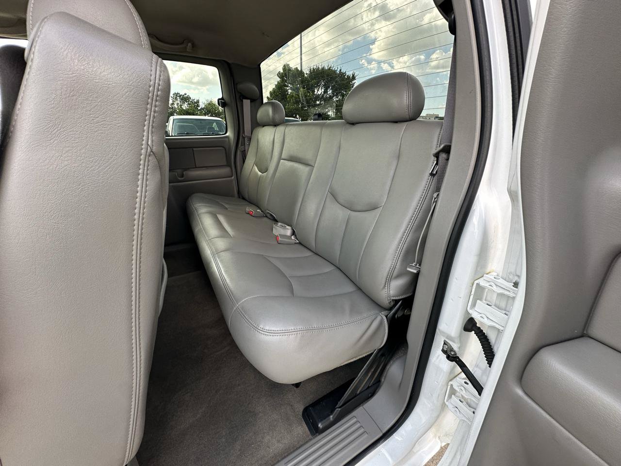 Used 2004 Chevrolet Silverado 1500 4x4 Extended Cab w/ Z71 Convenience Package 2 image 47