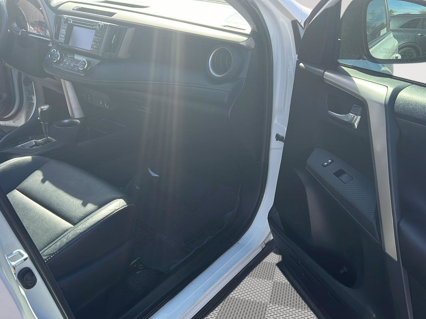 Used 2014 Toyota RAV4 Limited image 19