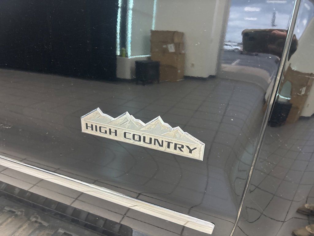 Used 2018 Chevrolet Silverado 2500 High Country w/ Duramax Plus Package image 12