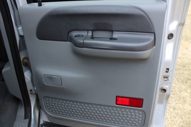 Used 2003 Ford F250 XLT image 29