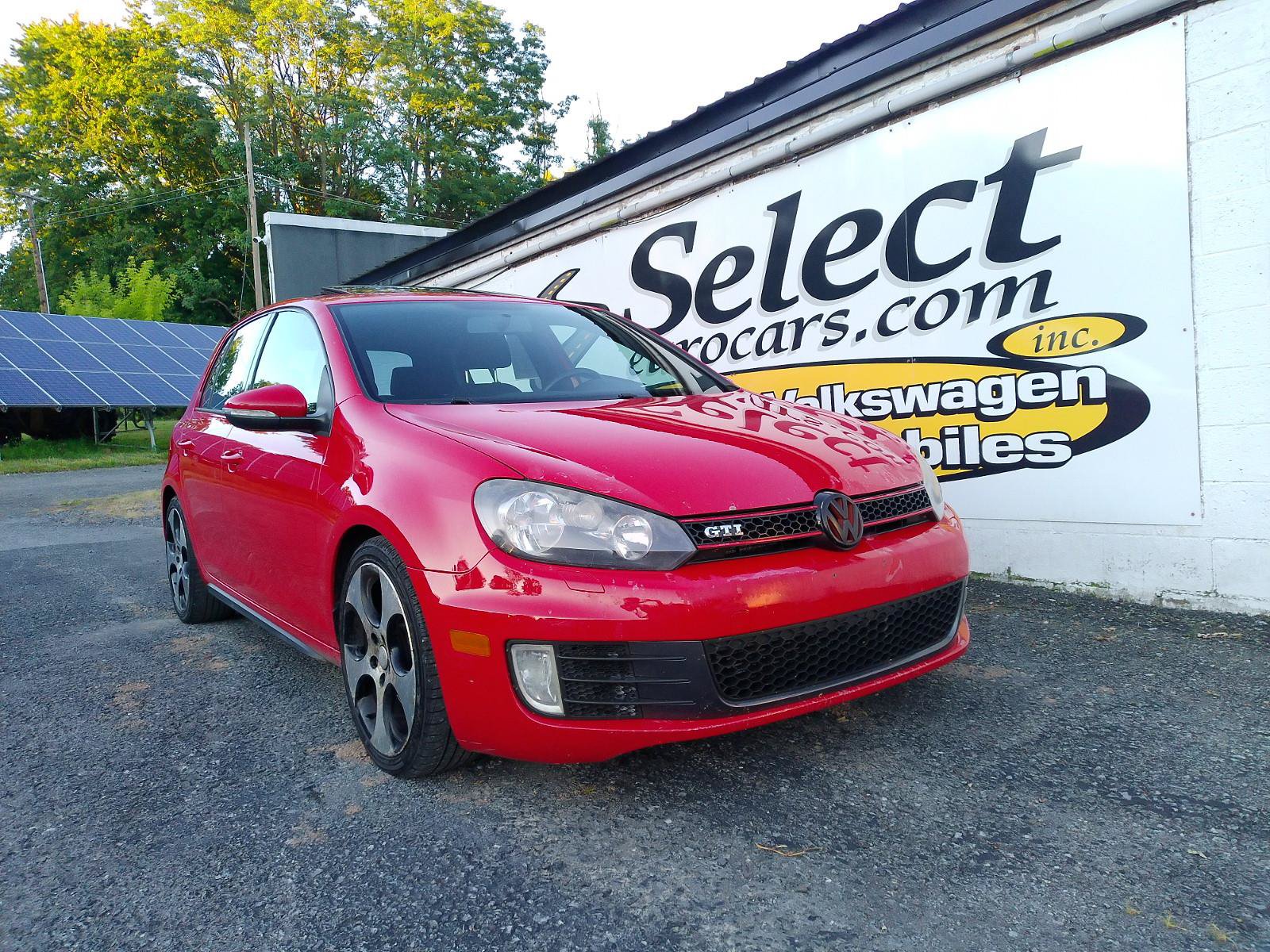 Used 2012 Volkswagen GTI 4-Door FWD image 1