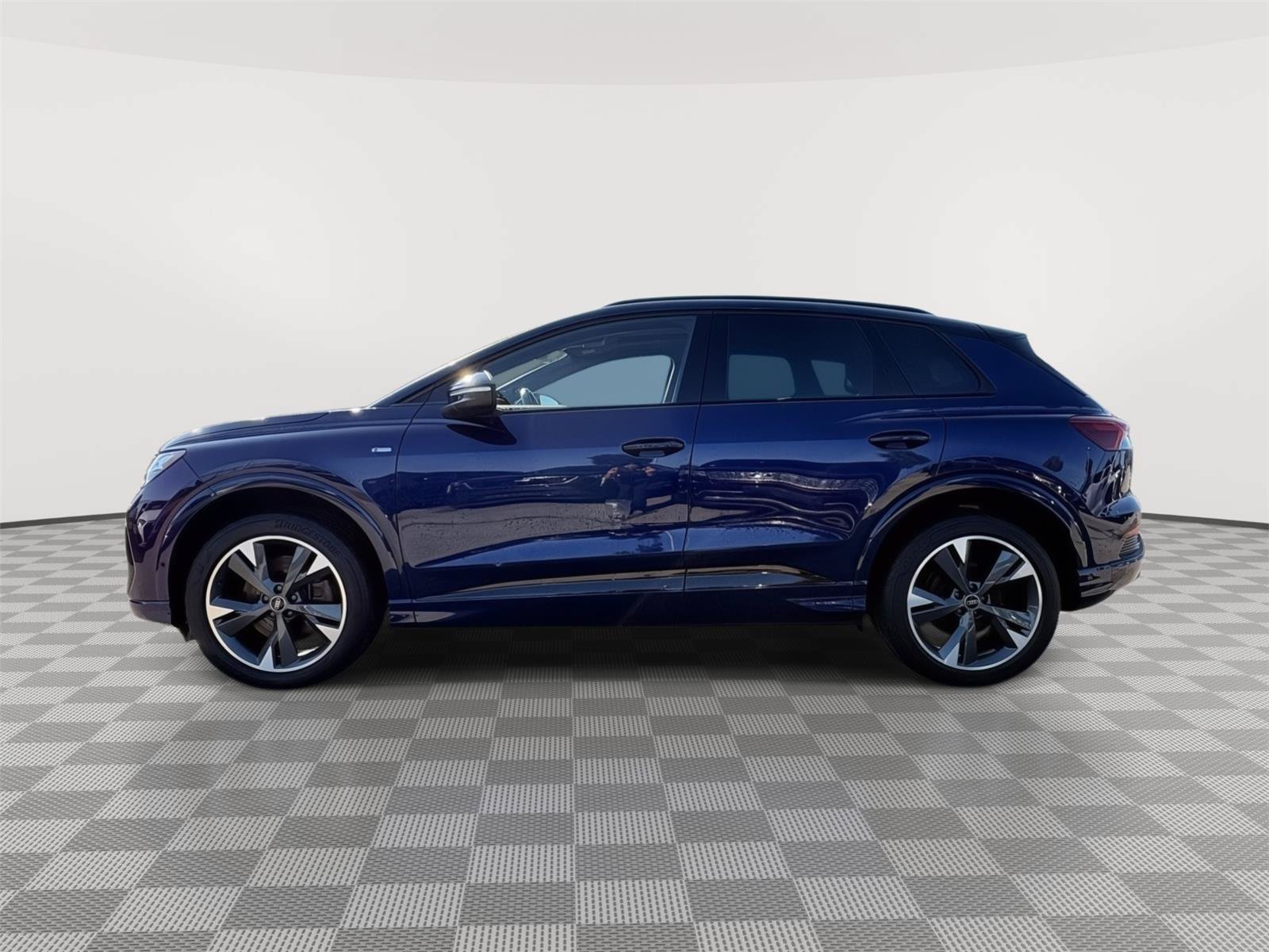Certified 2023 Audi Q4 e-tron Premium Plus w/ Premium Plus AWD/4WD image 2