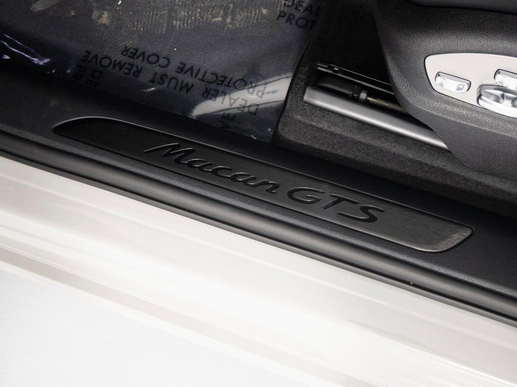 New 2026 Porsche Macan GTS image 23