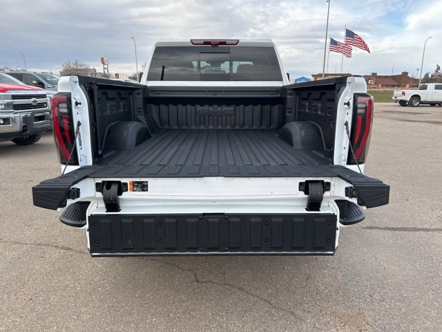 Used 2025 GMC Sierra 2500 AT4 w/ AT4 Premium Plus Package image 8