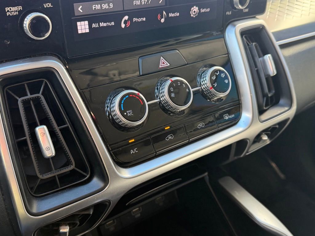 Used 2022 Kia Sorento LX image 21