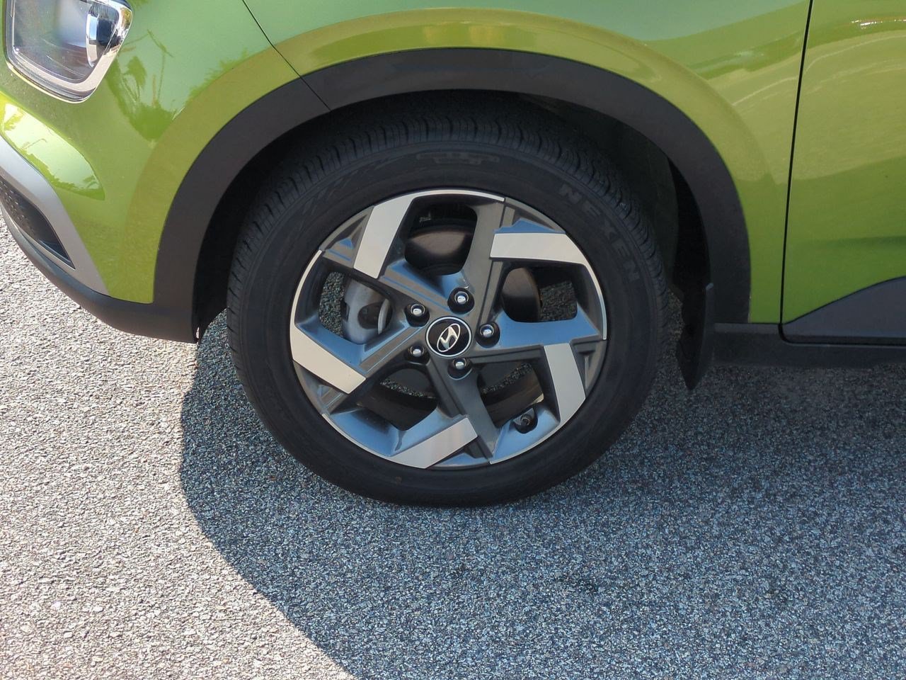 Used 2023 Hyundai Venue SEL FWD image 11