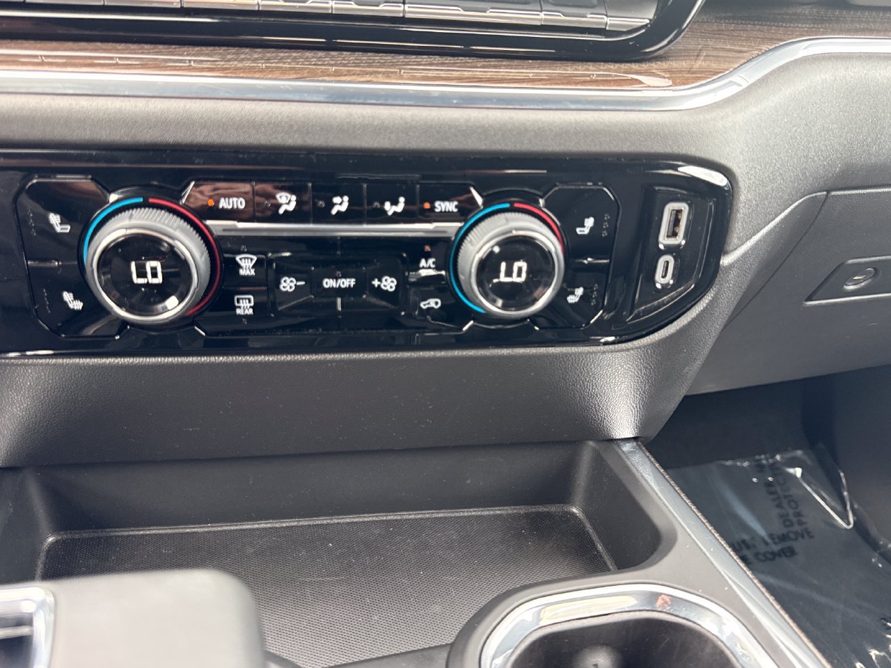 Used 2024 Chevrolet Silverado 1500 LT Trail Boss w/ Convenience Package II AWD/4WD image 23