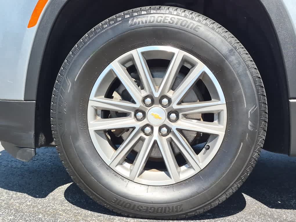 Used 2023 Chevrolet Traverse LT AWD/4WD image 6
