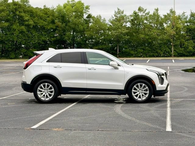 Certified 2022 Cadillac XT4 Luxury w/ Cold Weather Package FWD image 9
