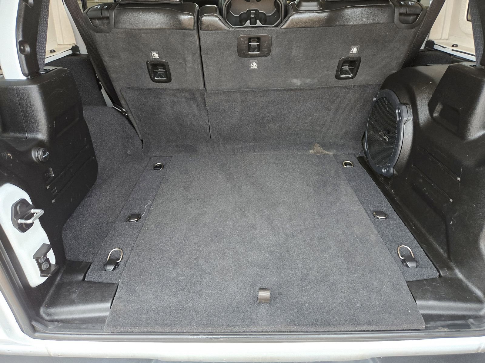 Used 2022 Jeep Wrangler Unlimited Rubicon w/ Cold Weather Group image 30