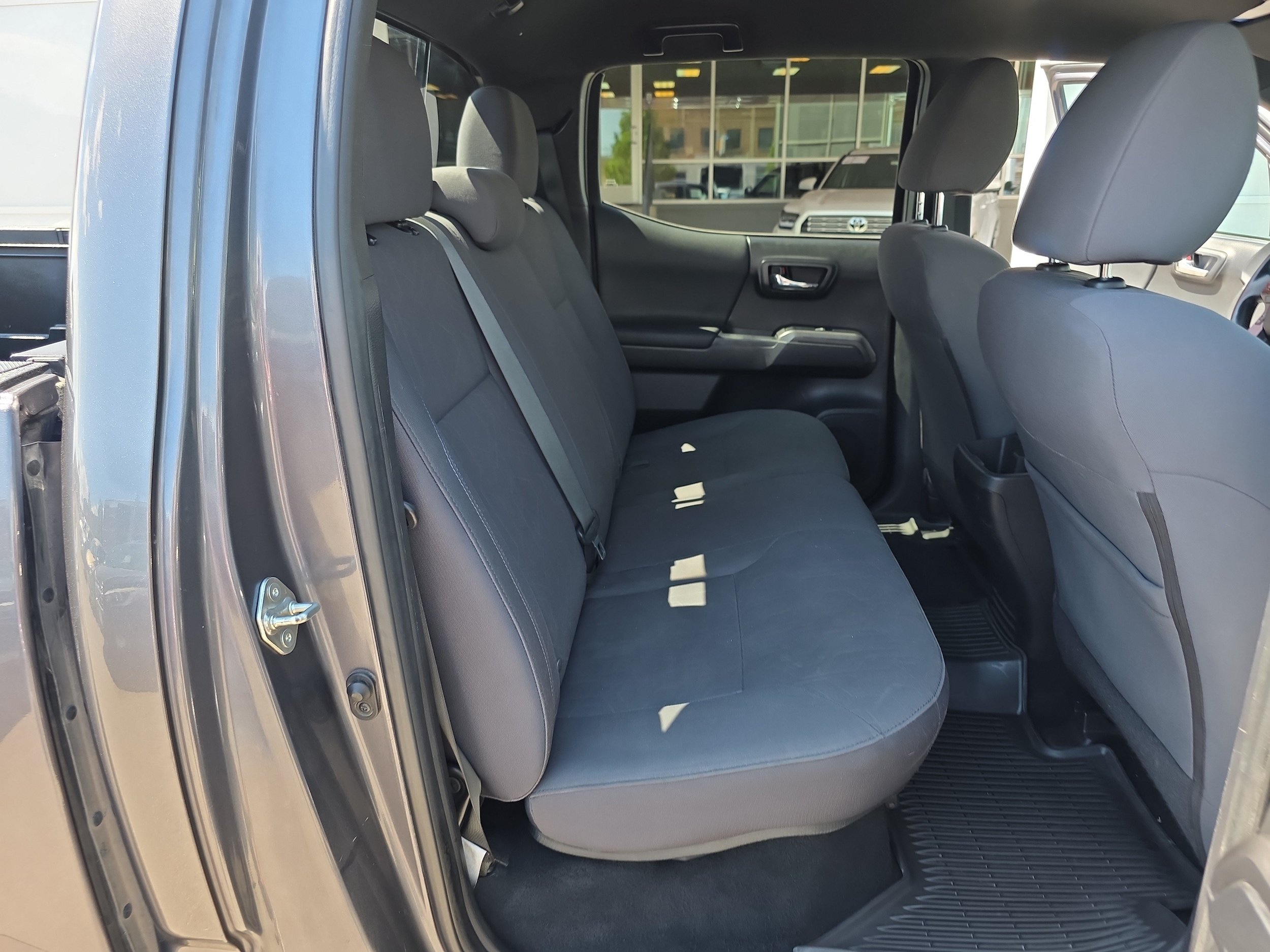 Used 2019 Toyota Tacoma TRD Off-Road w/ Technology Package AWD/4WD image 14