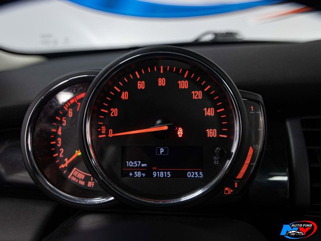 Used 2019 MINI Cooper 2-Door Hardtop w/ Premium Package image 10
