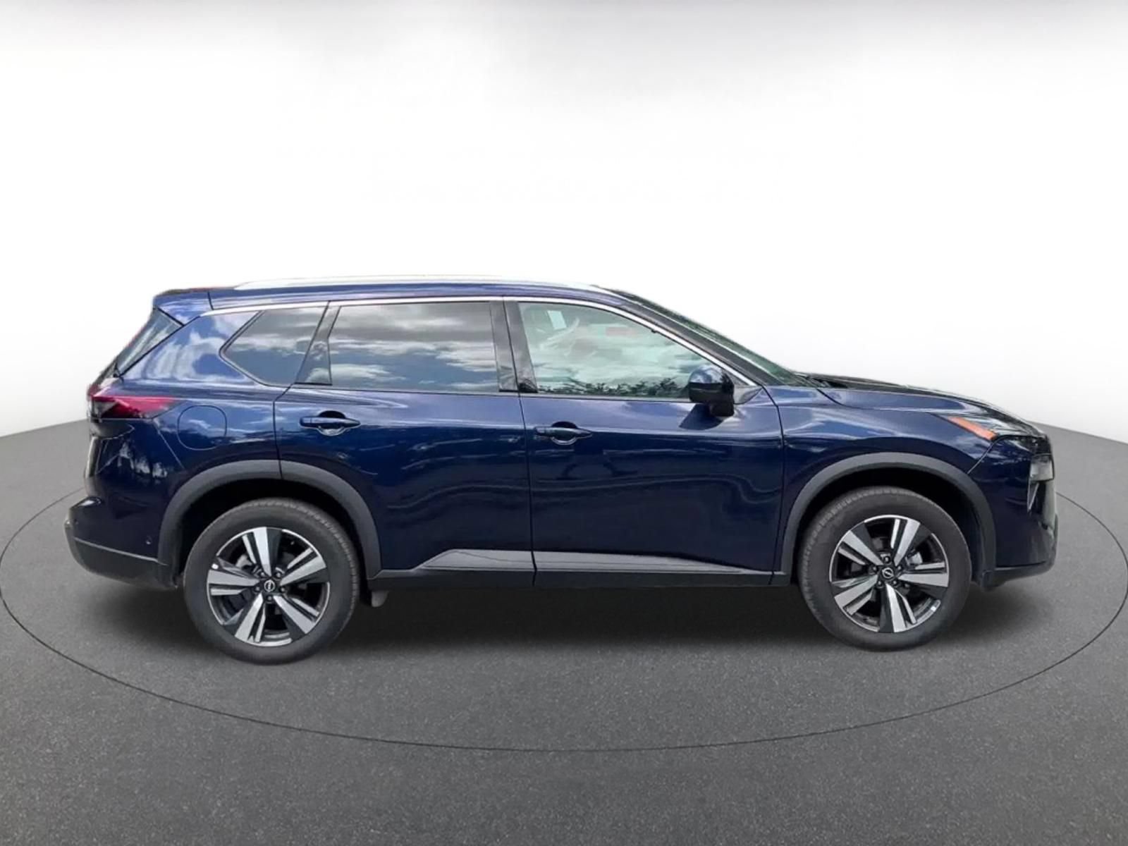 Used 2026 Nissan Rogue SL AWD/4WD image 15