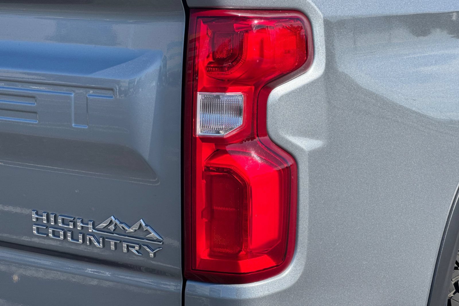 Used 2023 Chevrolet Silverado 1500 High Country w/ High Country Premium Package AWD/4WD image 50