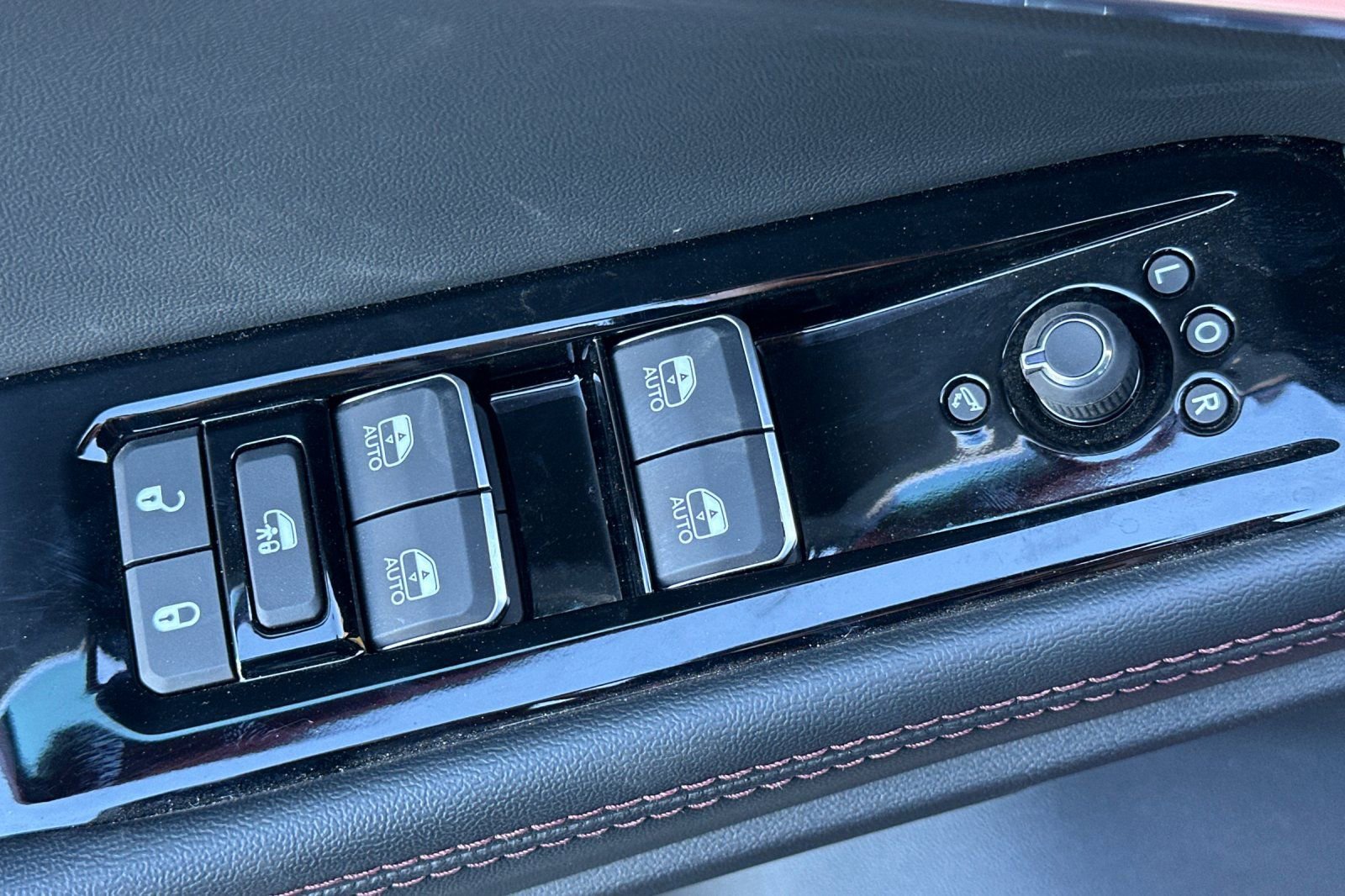 New 2025 Jeep Wagoneer S Launch Edition image 13