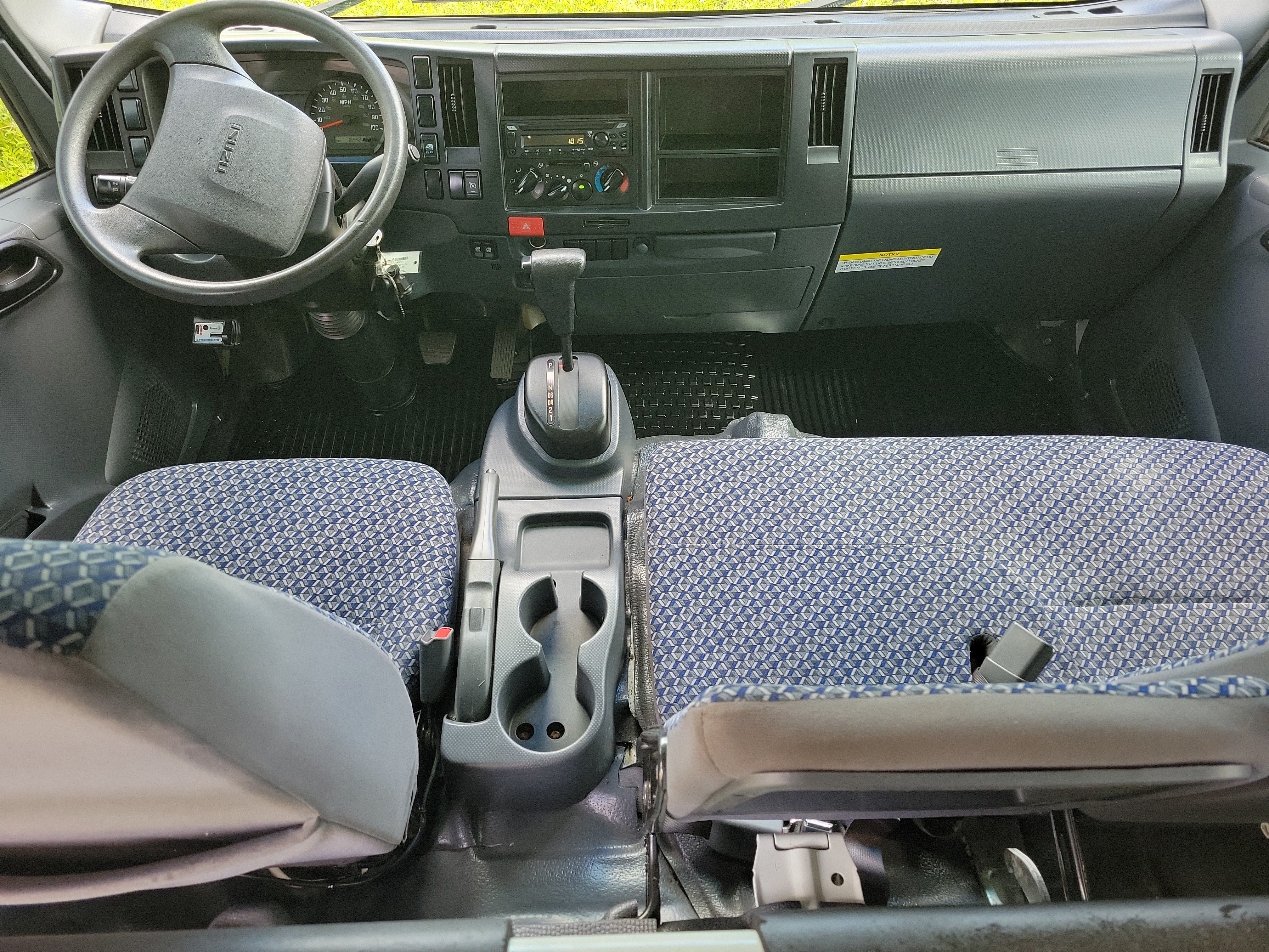 Used 2024 Isuzu NPR RWD image 23