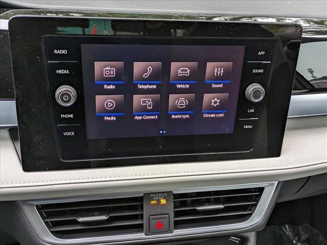 New 2025 Volkswagen Taos SE image 12