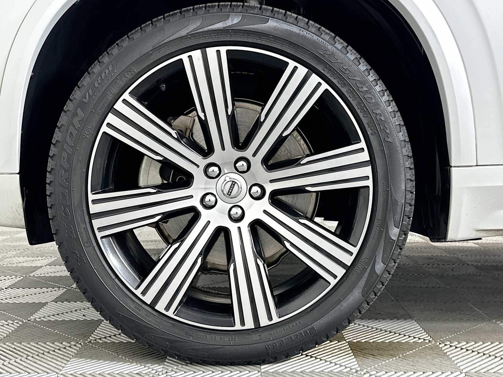 Certified 2024 Volvo XC90 B6 Ultimate image 31