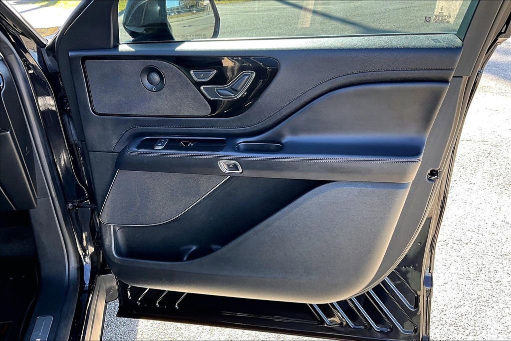 Used 2020 Lincoln Aviator Reserve w/ Elements Package Plus image 25